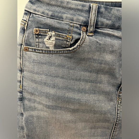 AMERICAN EAGLE  Distressed Mini Jeans Skirt - Size US 12 LONG - Picture 7 of 9